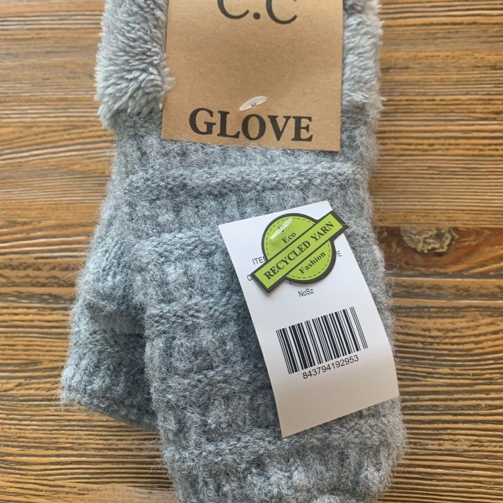 C.C Gray Knit Gloves